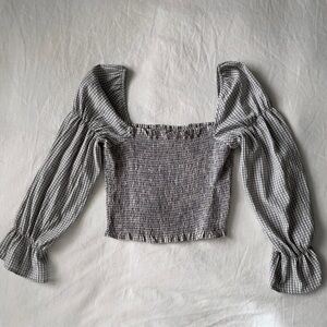 🚨4/$10🚨 UO Gingham Cinched-Sleeve Blouse